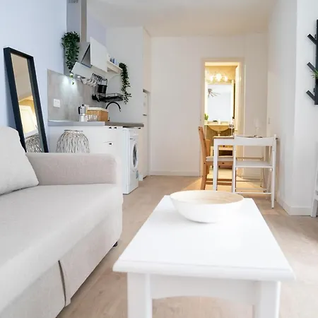 Cutie & Air-conditioning Apartment! 칼레타데푸스테