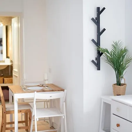 Cutie & Air-conditioning Apartment! 아파트